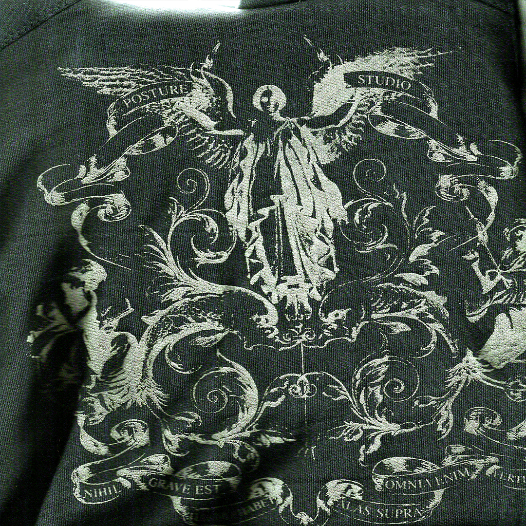 'NIHIL GRAVE EST' CABLE HOOD